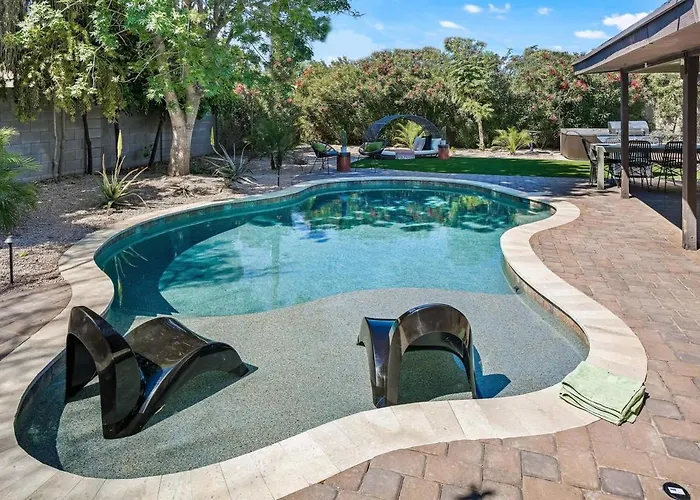 Holiday home Glamorous Renovated Desert Oasis Heated Pool Tub